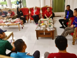 Pj Gubernur Paparkan Target Sulsel Usai Jalan Sehat Bersama Jurnalis