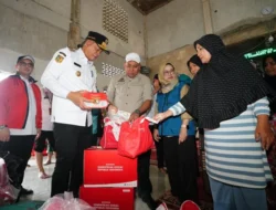 Tinjau Lokasi Banjir di Makassar, Pj Gubernur Fadjry Djufry Harap Ada Solusi Permanen untuk Warga Terdampak