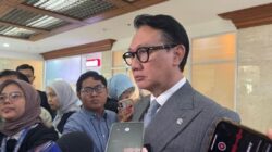 Wamenlu Buka Peluang RI Bangun Pabrik di AS, Respons terhadap Tarif Trump 32 Persen