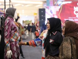 Warga Padati Hari Kedua Makassar Craft Expo 2025 di Trans Studio Mall