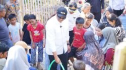 Kemudikan Langsung Mobil Tangki, Bupati Bantaeng Distribusikan Bantuan Air Bersih