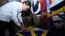 Kepala BPOM RI Taruna Ikrar pimpin pembongkar Gudang Suplemen dan Kosmetik Impor Ilegal, Nilainya Tembus Rp25,1 Miliar